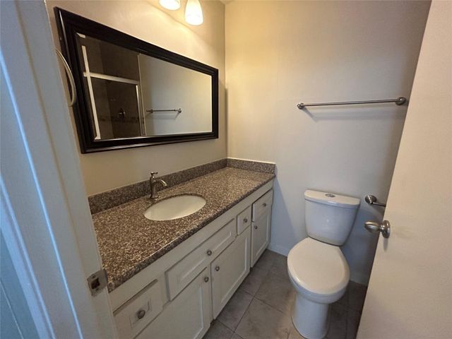 2213 S Braeswood Boulevard 12B, Houston, TX 77030