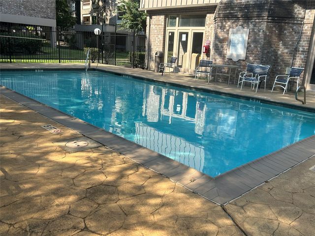 2213 S Braeswood Boulevard 12B, Houston, TX 77030