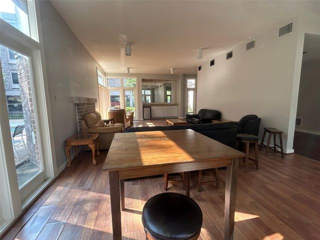 2213 S Braeswood Boulevard 12B, Houston, TX 77030