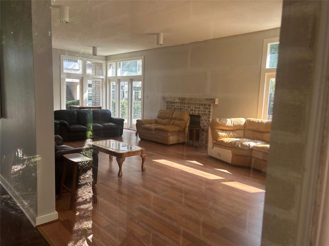 2213 S Braeswood Boulevard 12B, Houston, TX 77030