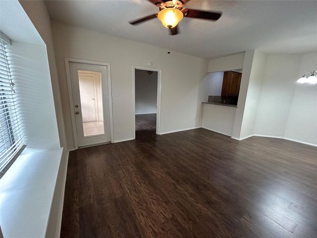 2213 S Braeswood Boulevard 12B, Houston, TX 77030