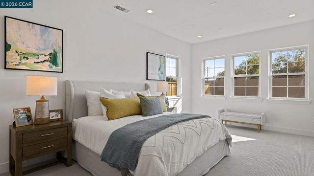 3514 Lakeshore Ave, Tracy, CA 95377