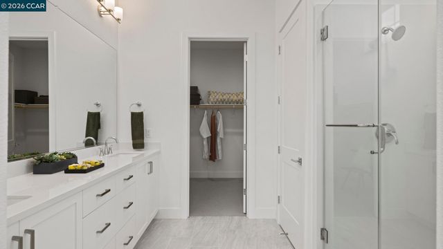 3514 Lakeshore Ave, Tracy, CA 95377