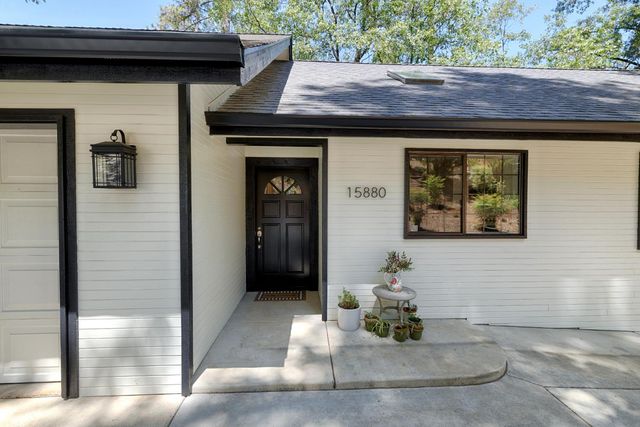 15880 Names Dr, Grass Valley, CA 95949