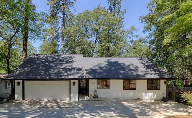 15880 Names Dr, Grass Valley, CA 95949