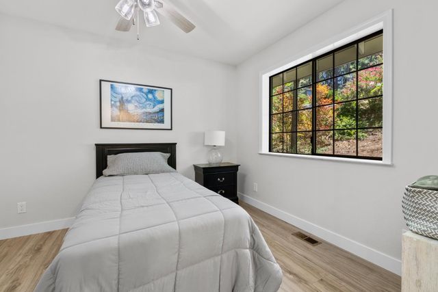 15880 Names Dr, Grass Valley, CA 95949