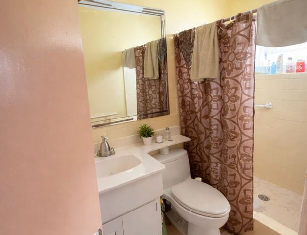 5808 NW 84th Terrace, Tamarac, FL 33321