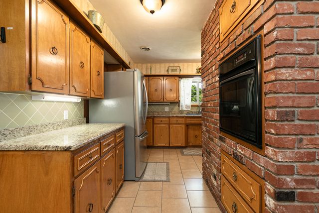 424 West Olive Street, Bolivar, MO 65613