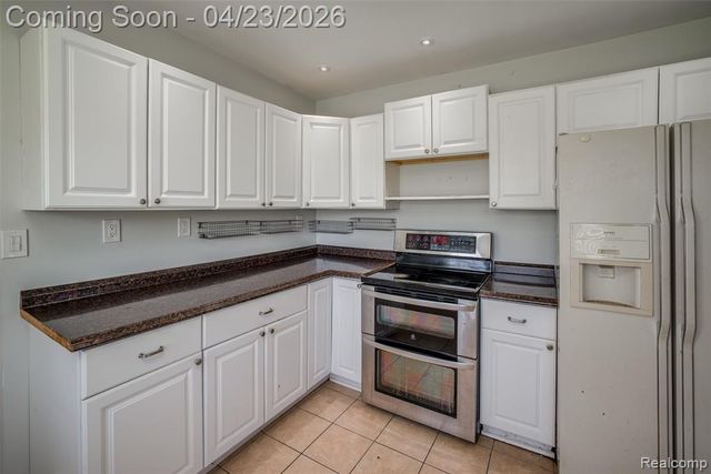 39936 Warren Road, Canton, MI 48187