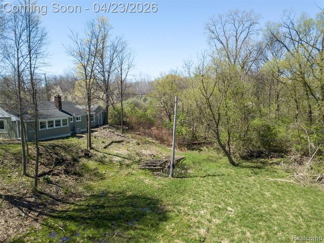 39936 Warren Road, Canton, MI 48187