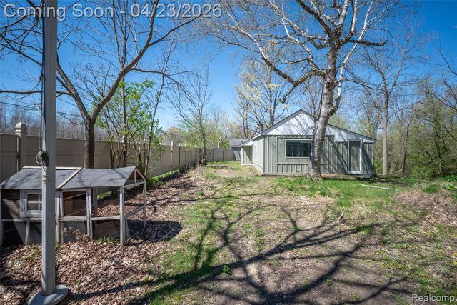 39936 Warren Road, Canton, MI 48187