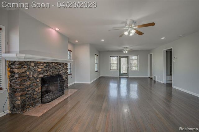 39936 Warren Road, Canton, MI 48187