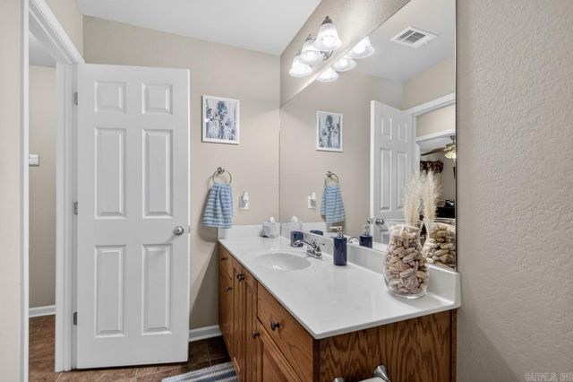 7586 Mars Hill Road, Bauxite, AR 72065