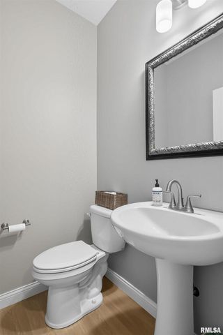 3970 ORCHARD Drive, Bettendorf, IA 52722