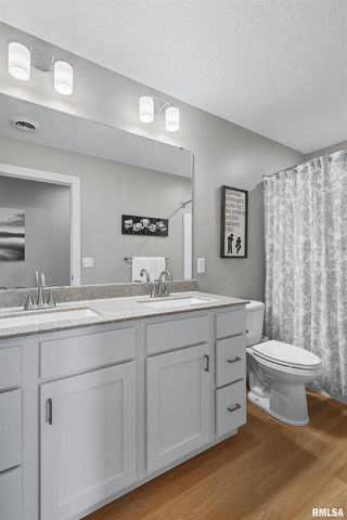 3970 ORCHARD Drive, Bettendorf, IA 52722