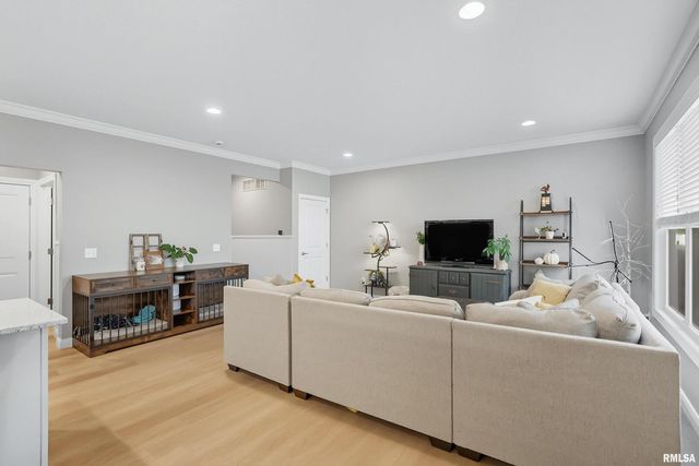 3970 ORCHARD Drive, Bettendorf, IA 52722