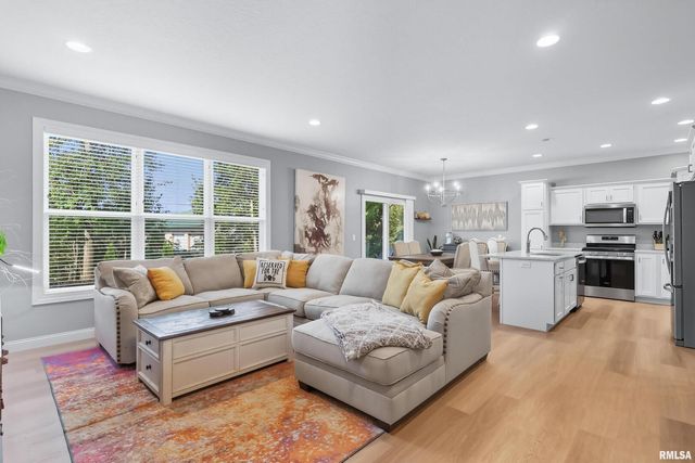 3970 ORCHARD Drive, Bettendorf, IA 52722