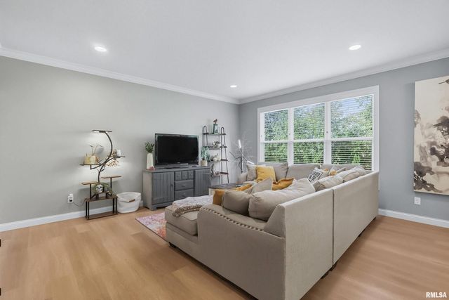 3970 ORCHARD Drive, Bettendorf, IA 52722