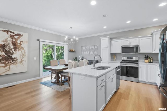 3970 ORCHARD Drive, Bettendorf, IA 52722