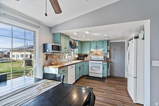 5035 S 6150 W, Hooper, UT 84315