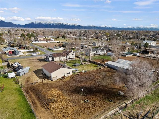 5035 S 6150 W, Hooper, UT 84315