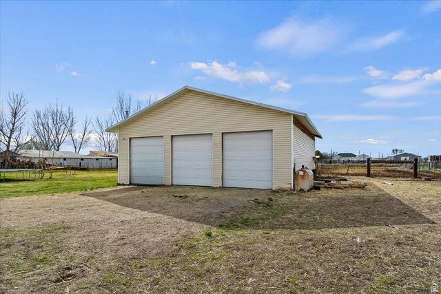 5035 S 6150 W, Hooper, UT 84315