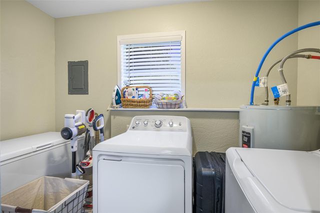 1603 W Fm 2237, Muldoon, TX 78949