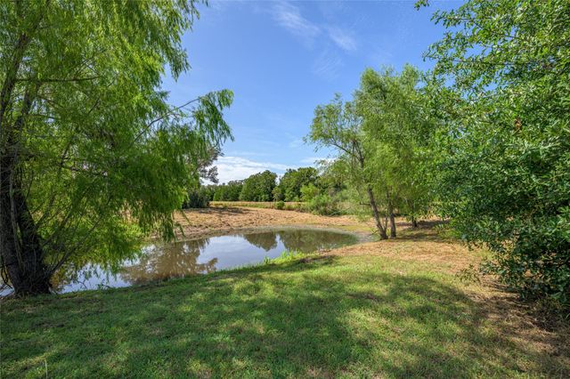 1603 W Fm 2237, Muldoon, TX 78949