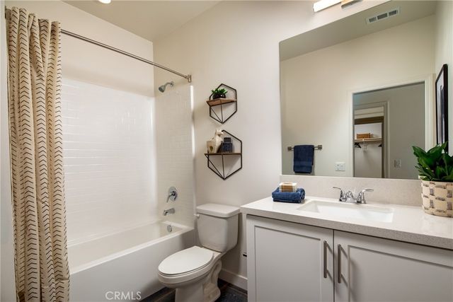 248 W Citrus Row, La Habra, CA 90633