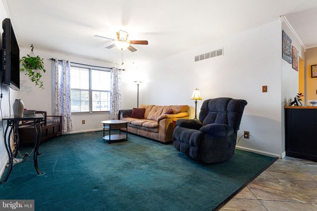 208 W HANSOME WAY, Bear, DE 19701