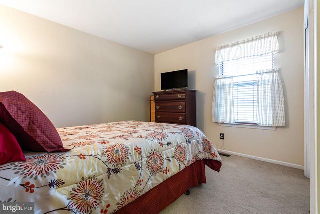 208 W HANSOME WAY, Bear, DE 19701