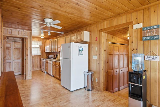 42 North Shore Road, Sandown, NH 03873