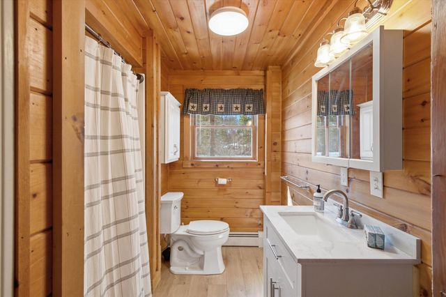 42 North Shore Road, Sandown, NH 03873