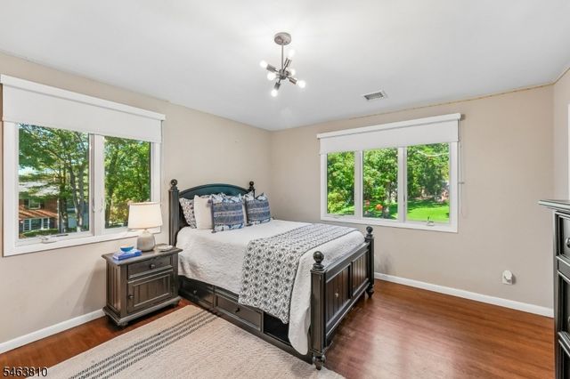 8 Foster Ct, South Orange Village Twp., NJ 07079