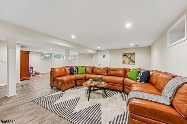8 Foster Ct, South Orange Village Twp., NJ 07079