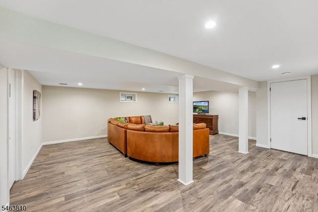 8 Foster Ct, South Orange Village Twp., NJ 07079