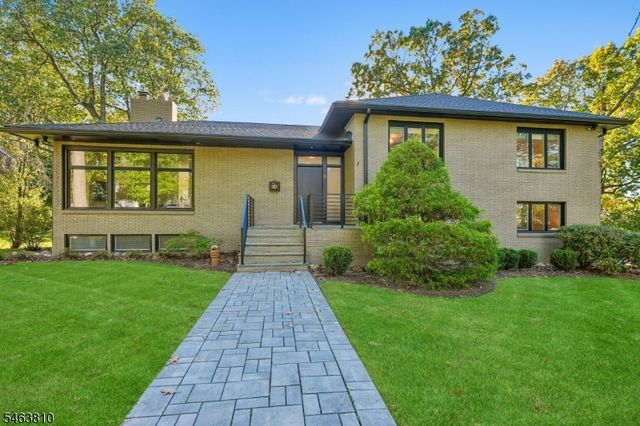 8 Foster Ct, South Orange Village Twp., NJ 07079