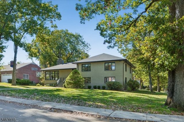 8 Foster Ct, South Orange Village Twp., NJ 07079