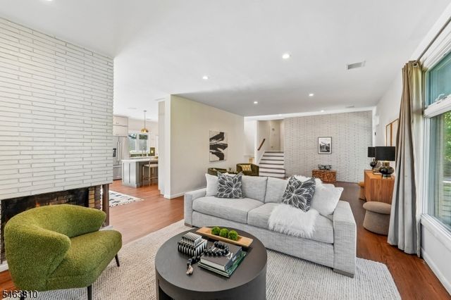 8 Foster Ct, South Orange Village Twp., NJ 07079