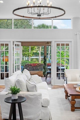 18 Bristol Lane, Boynton Beach, FL 33436