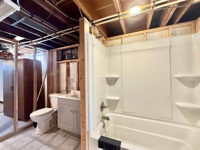 1027 Thomas Street, Janesville, WI 53545