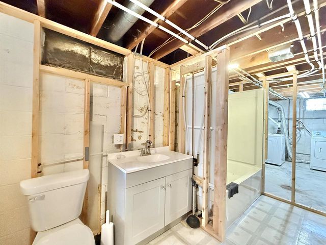 1027 Thomas Street, Janesville, WI 53545