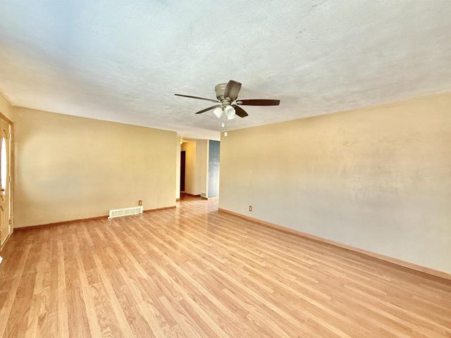 1027 Thomas Street, Janesville, WI 53545