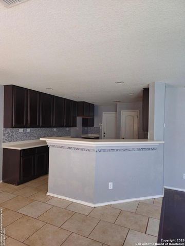 8815 Adhinger, San Antonio, TX 78245