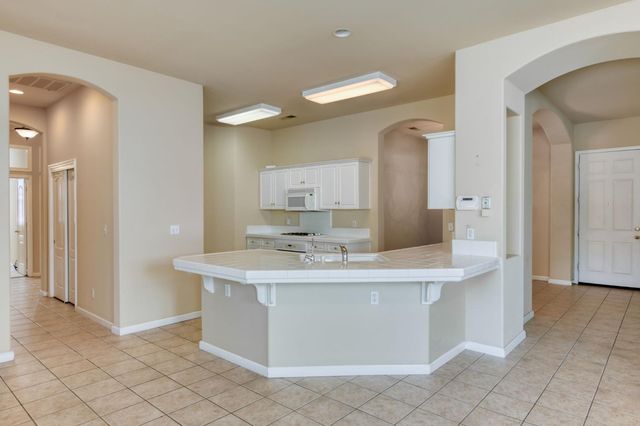 2959 Swift Avenue, Clovis, CA 93611