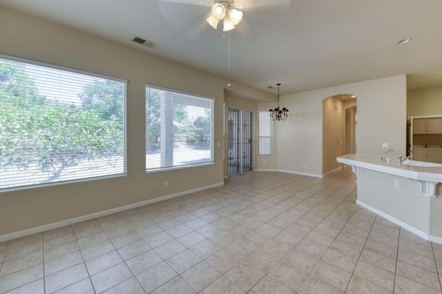 2959 Swift Avenue, Clovis, CA 93611