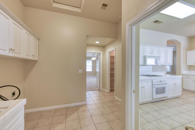 2959 Swift Avenue, Clovis, CA 93611