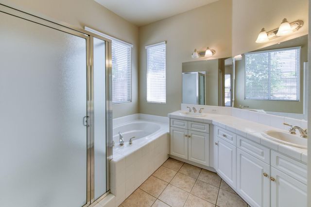 2959 Swift Avenue, Clovis, CA 93611