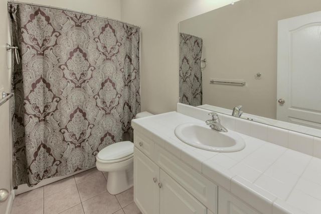 2959 Swift Avenue, Clovis, CA 93611