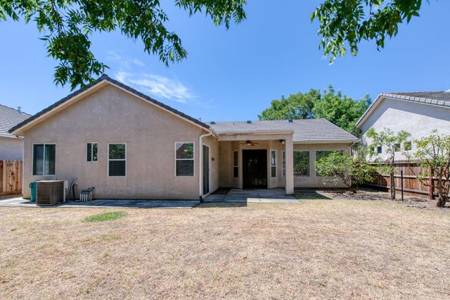 2959 Swift Avenue, Clovis, CA 93611